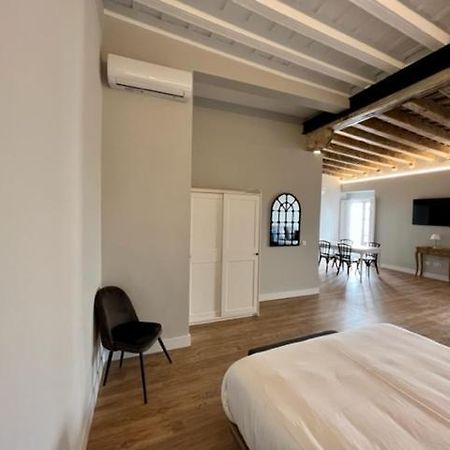 Ti1 Estiloso Loft 120M De La Catedral Tomas De Ibarra Street Siviglia Esterno foto