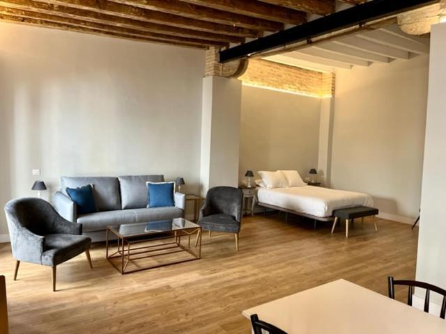 Ti1 Estiloso Loft 120M De La Catedral Tomas De Ibarra Street Siviglia Esterno foto